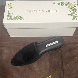 Chelsea & Violet Black Mules